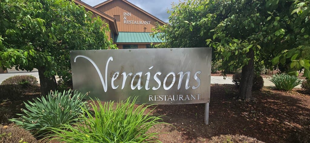 Veraisons Sign 