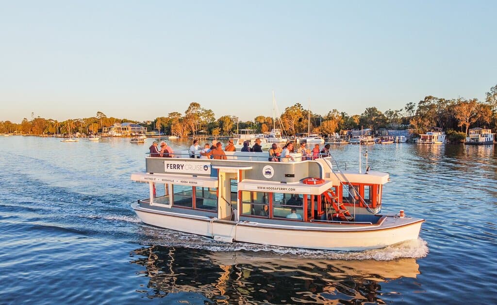 Noosa Ferry Cruise between Noosa Marina, Tewantin and Hastings Street, Noosa Heads. 