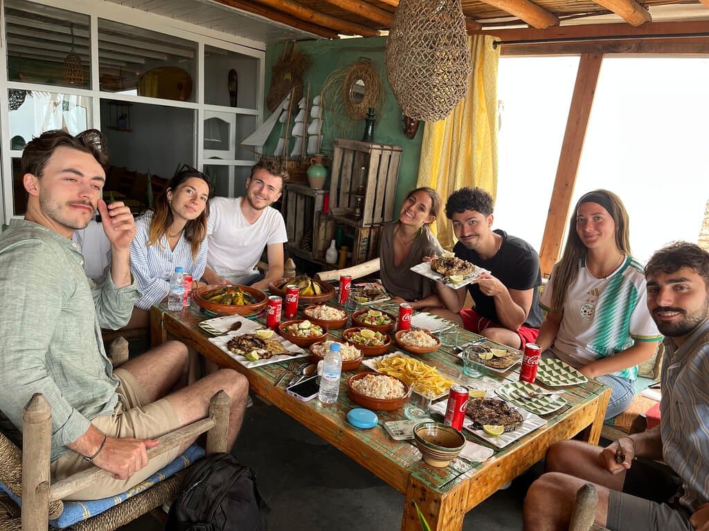 Full day (8 hours) with meals If you're ready for a full-day adventure, this is the package for you! Spend the day exploring Sidi Kaouki, its beaches, dunes, and hills, before enjoying a carefully prepared Moroccan meal. An experience that combines exploration, relaxation, and total immersion in the local culture.