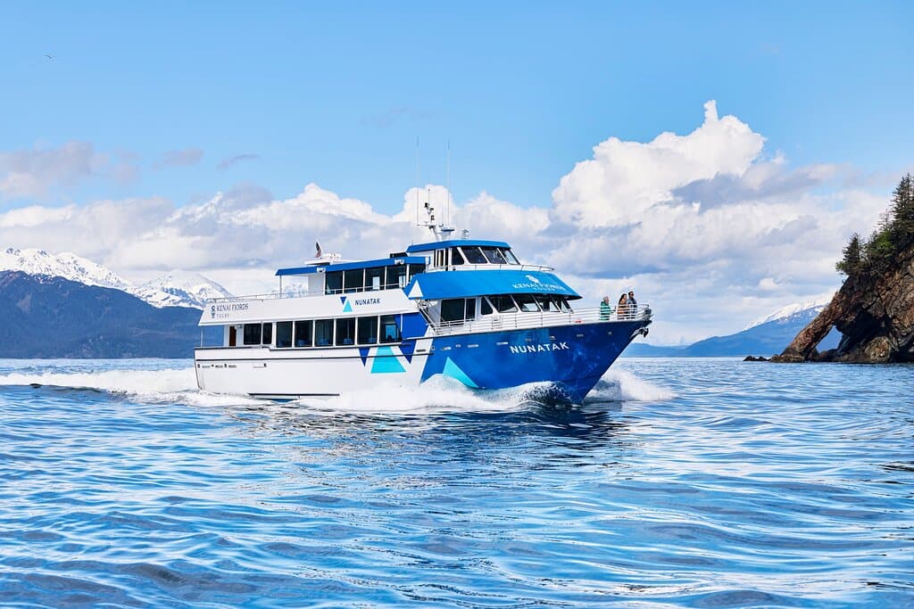 Boat tours to Kenai Fjords National park. Kenai Fjords Tours