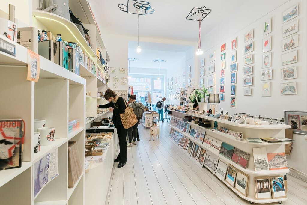 Spacious store for visual inspiration 