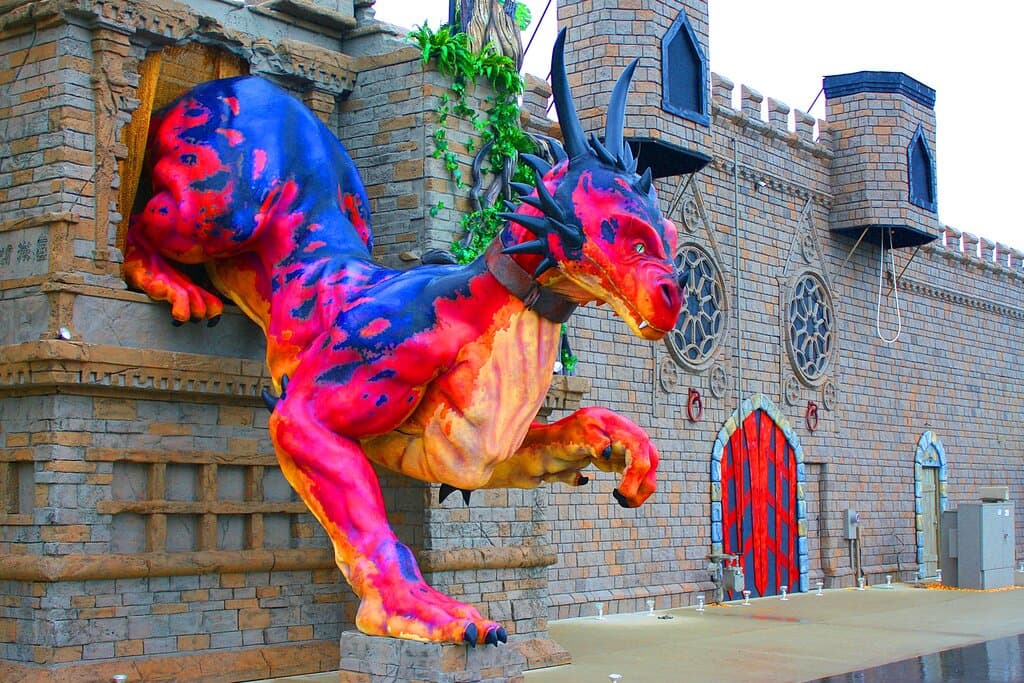Ghostly Manor Thrill Center Facade