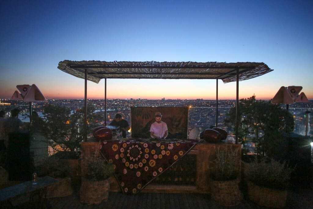 Pera 'da bir gökyüzü bahçesi