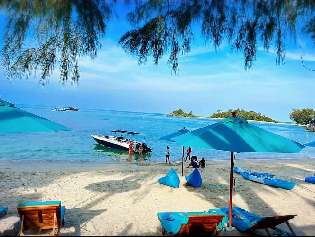 The Blue Spice Choeng Mon Beach