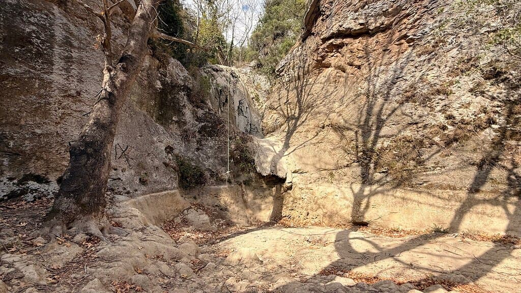 Waterfall without water 😢😱