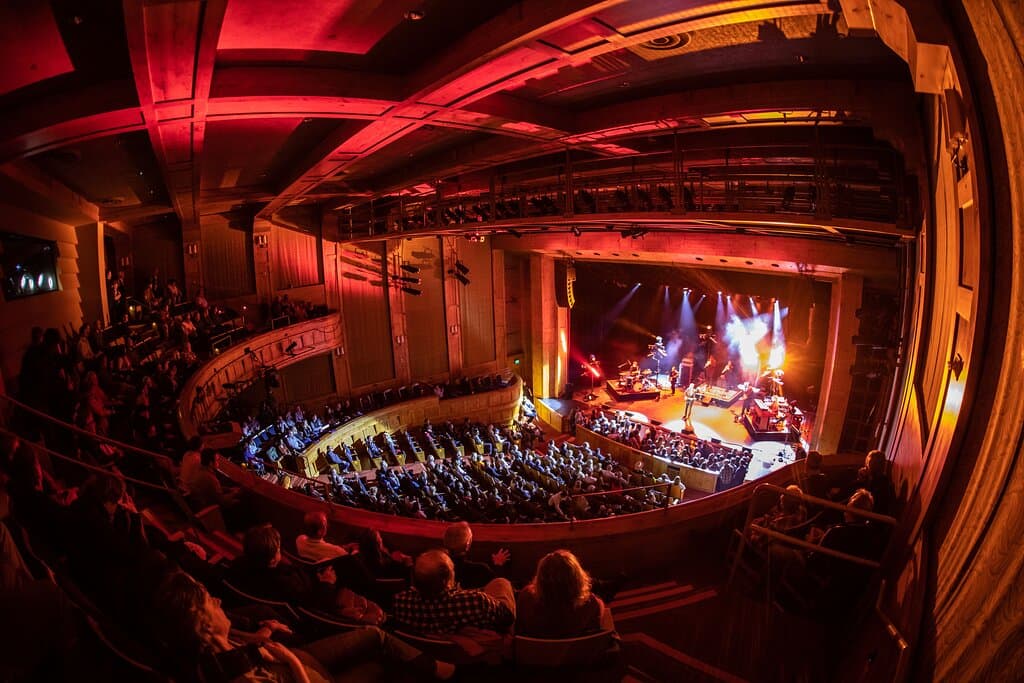 The Vilar Performing Arts Center is a world-class, nonprofit theater nestled in the heart of Beaver Creek Resort, a scenic 10-mile drive from Vail. As one of the premier entertainment venues in the Vail Valley, the Vilar presents a year-round calendar of captivating live performances.  Discover a diverse lineup of events, including chart-topping concerts, acclaimed Broadway productions, laugh-out-loud comedy shows, mesmerizing dance performances, and inspiring classical music. 