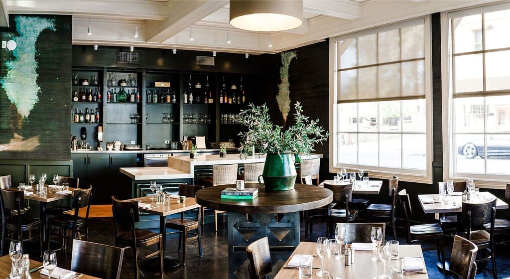 Breakfast room/Main dining room