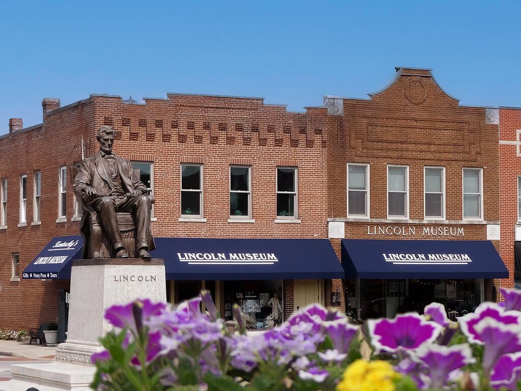 Kentucky’s official tribute to Abraham Lincoln is a source of community pride and dedication. It’s enriching, entertaining, informative, and great for families, students, and history enthusiasts. The Lincoln Museum offers an immersive walk through Abraham Lincoln’s life in the architectural beauty of two National Register buildings in historic downtown Hodgenville.