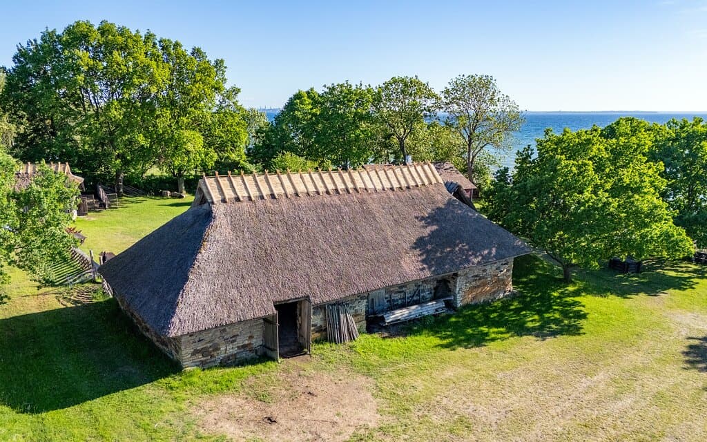 Viimsi Open Air Museum's oldest building – a barn-dwelling.