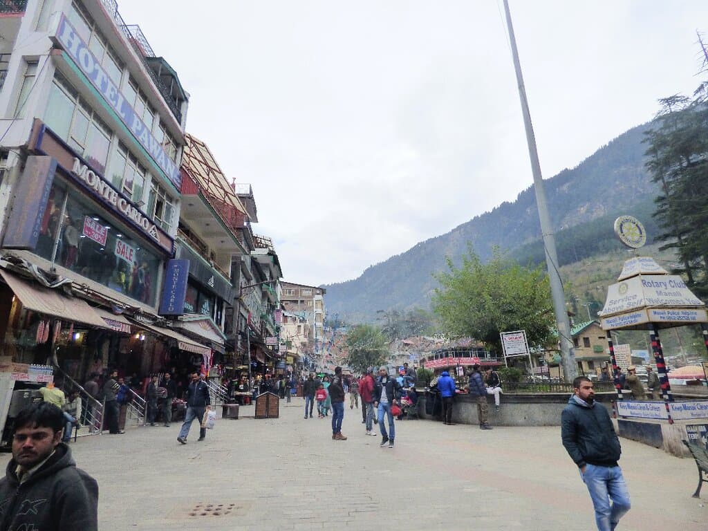 Mall Road Manali