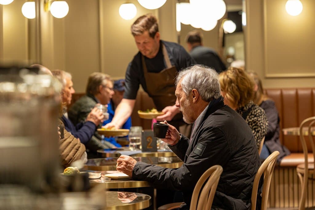 Locan food restaurant