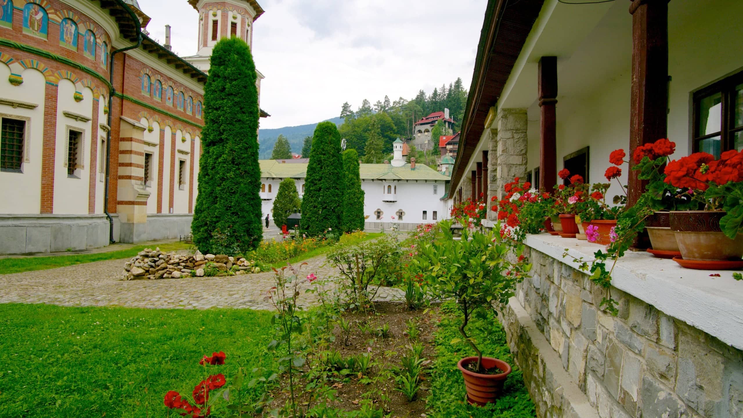 Well-Kept Gardens