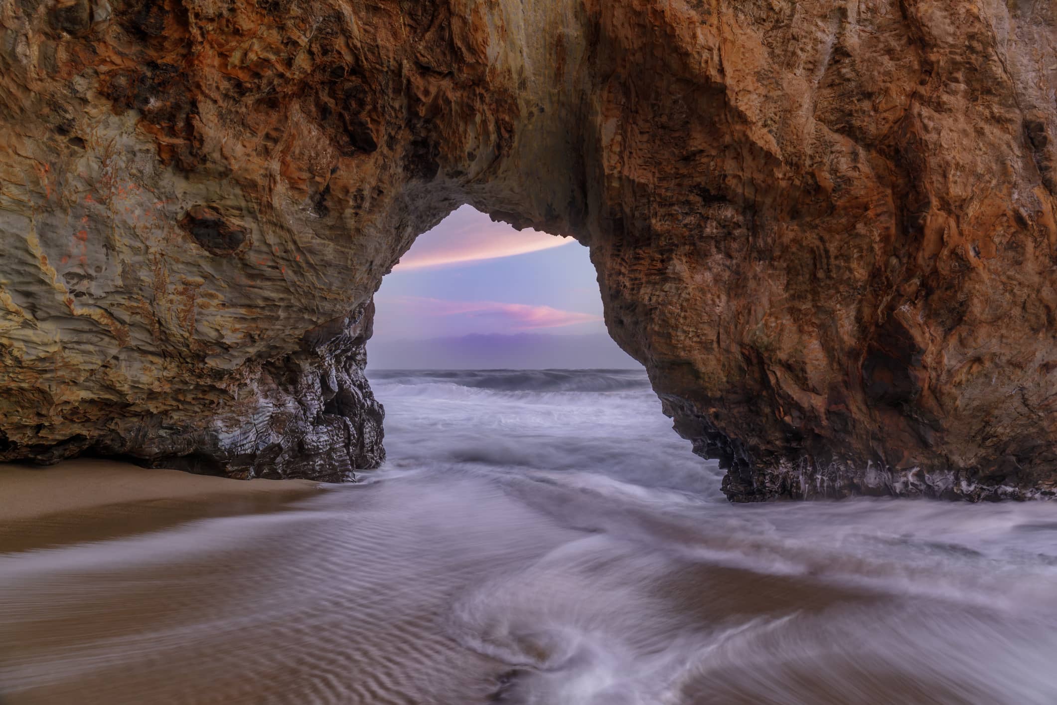 Hole-In-The-Wall Beach