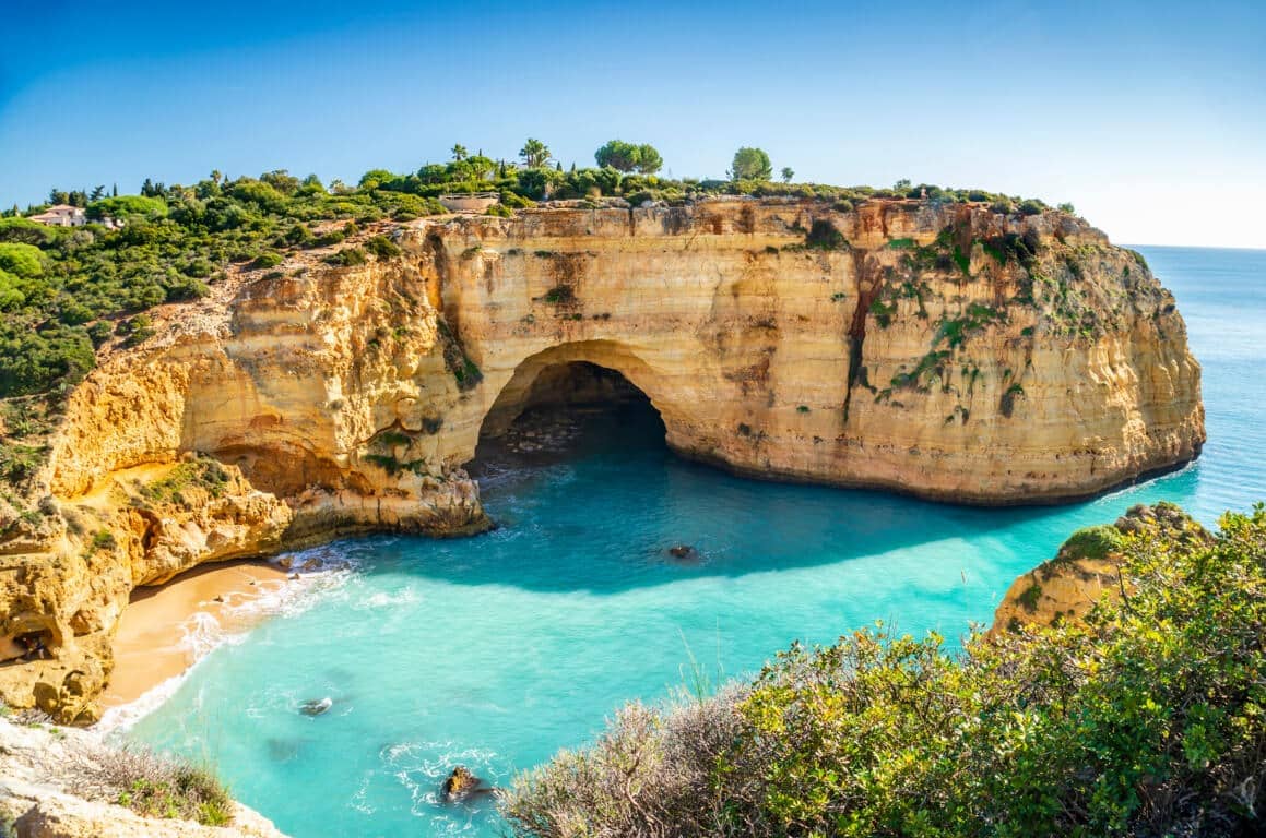 Panoramic Ocean Vistas