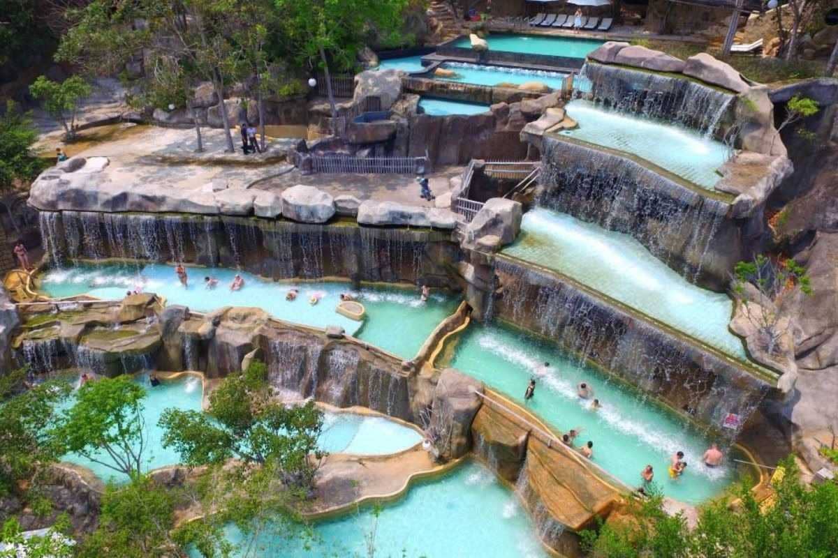 Scenic Pools and Gardens
