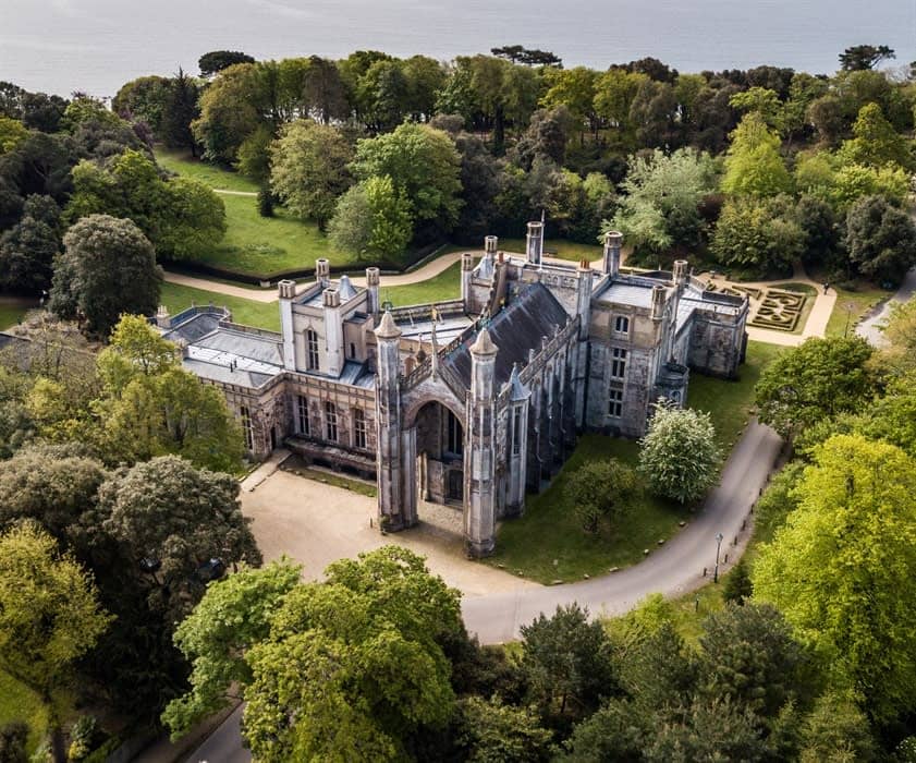 Beautiful Gardens & Grounds