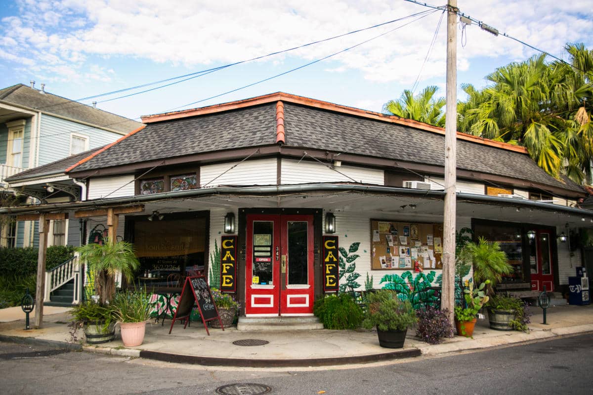 Local Cafés and Restaurants