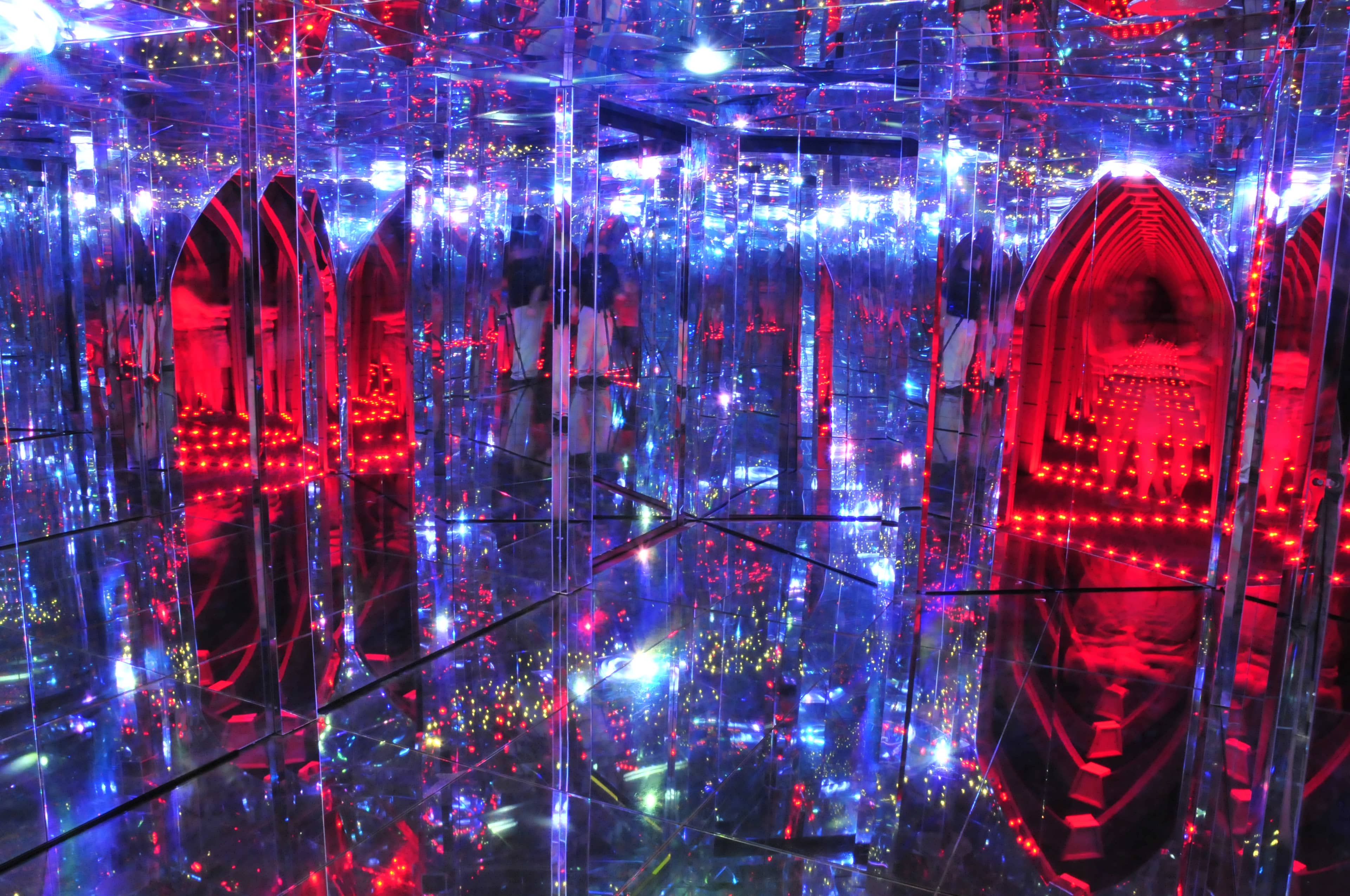 Mirror Maze Madness