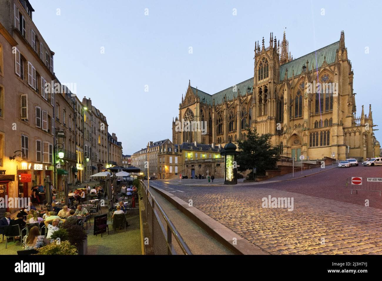 Saint-Étienne Cathedral views