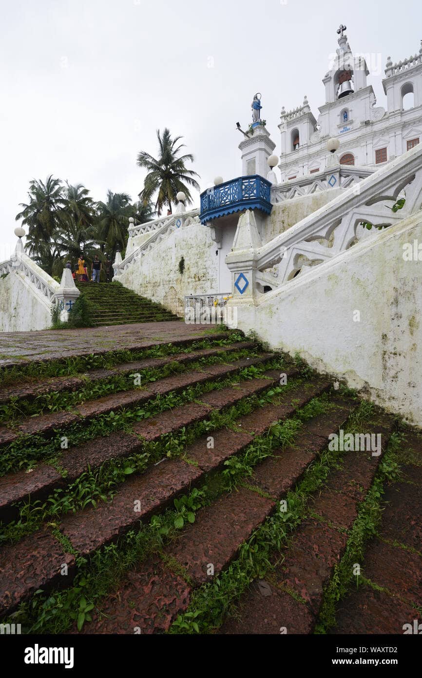 Zigzag Staircase