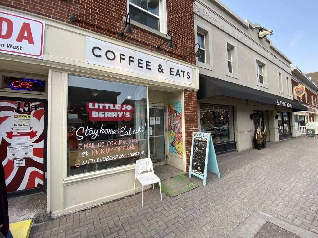 Cozy Cafes & Eateries