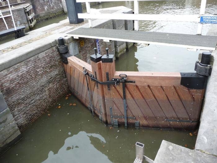 Lock Keeper Chats