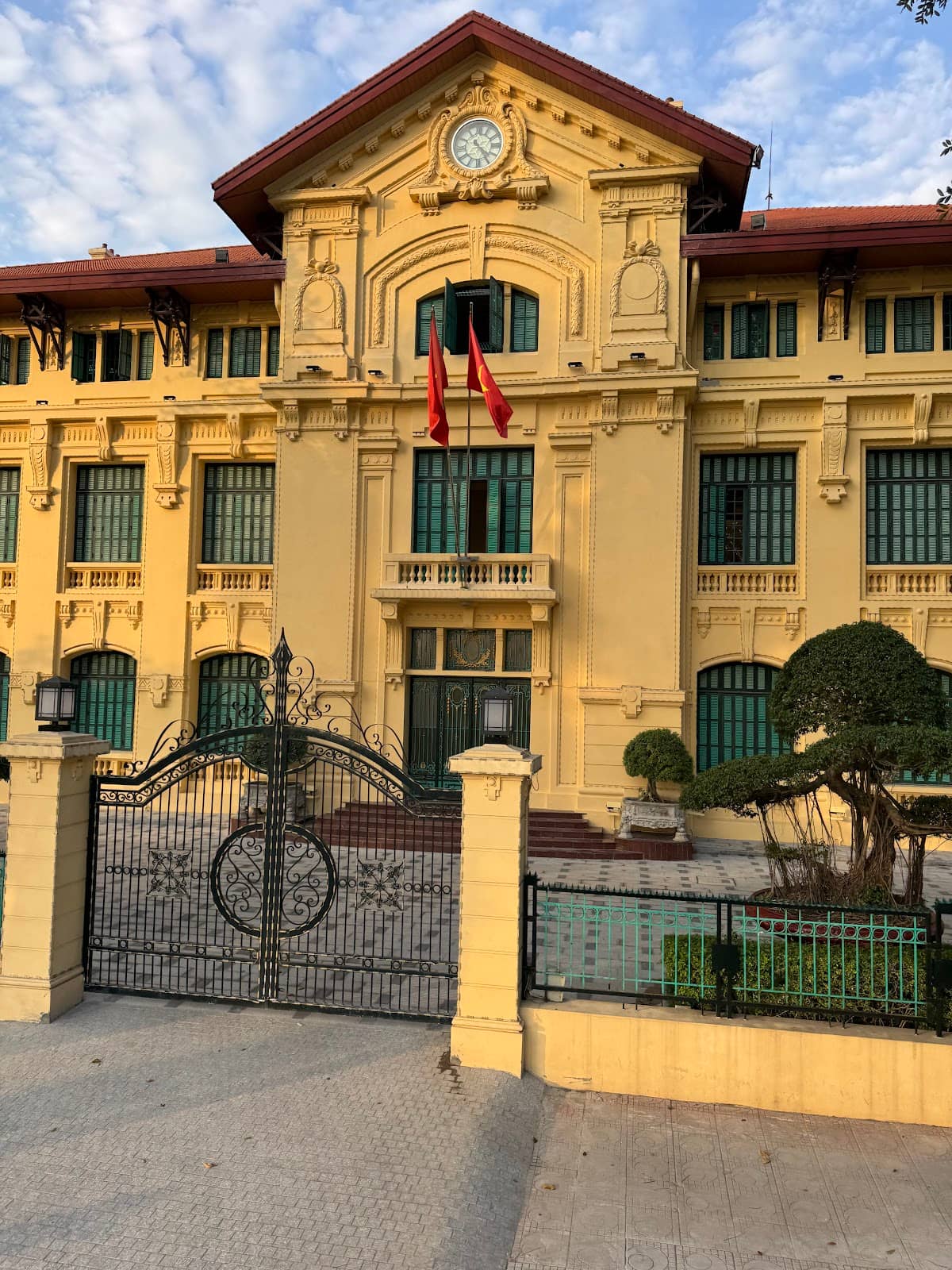 Audio-Guided Sightseeing