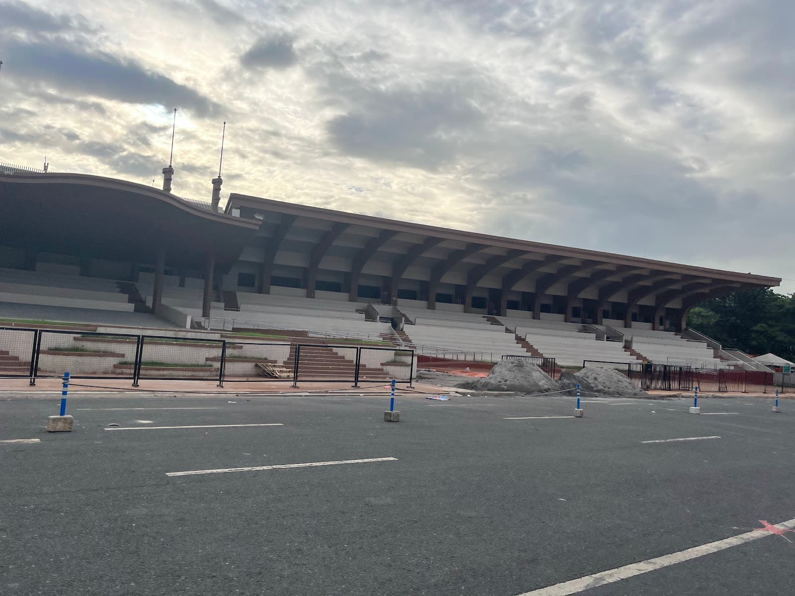 Quirino Grandstand - Image 1