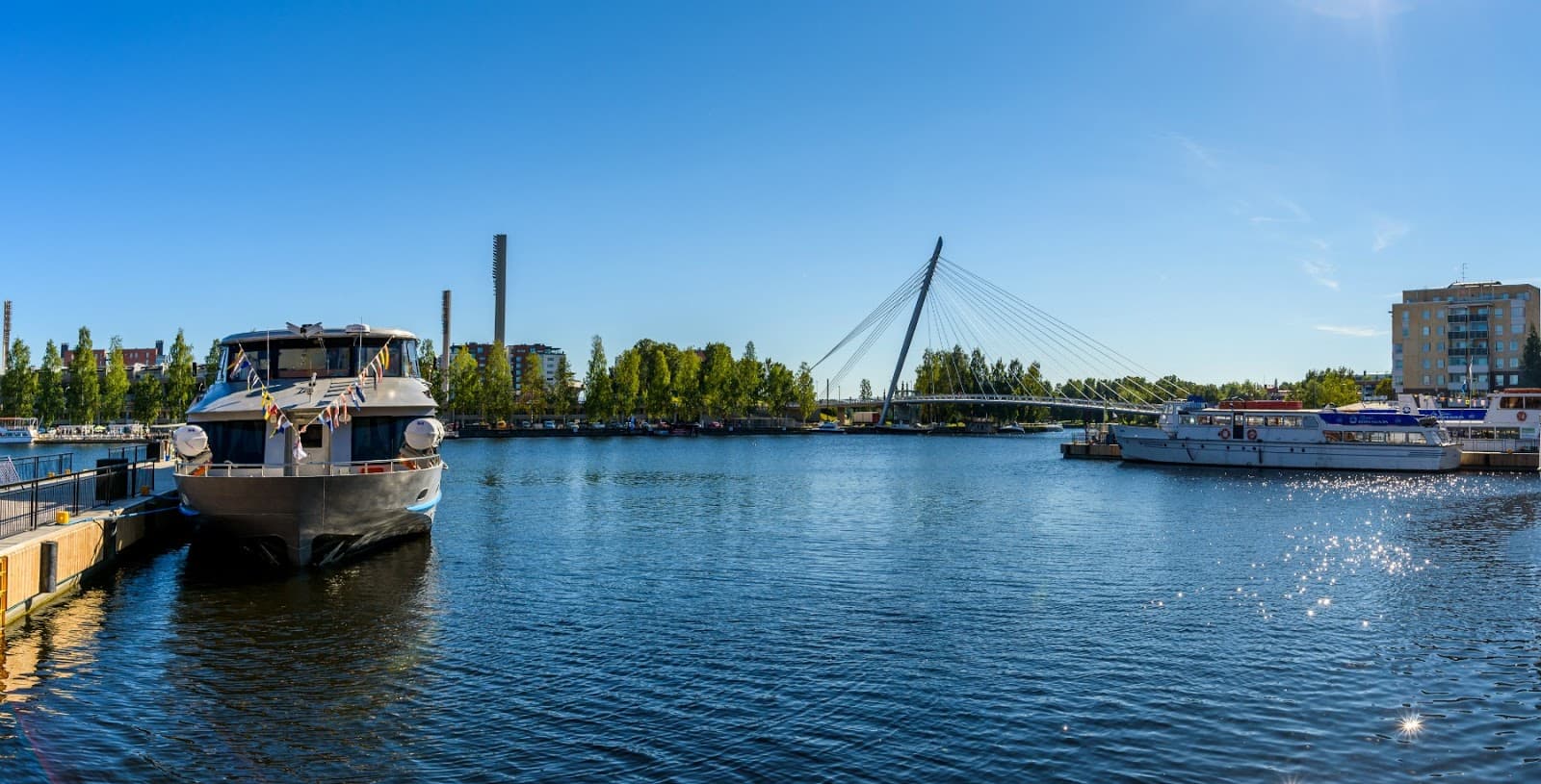 Hopealinjat Lake Cruises - Image 1