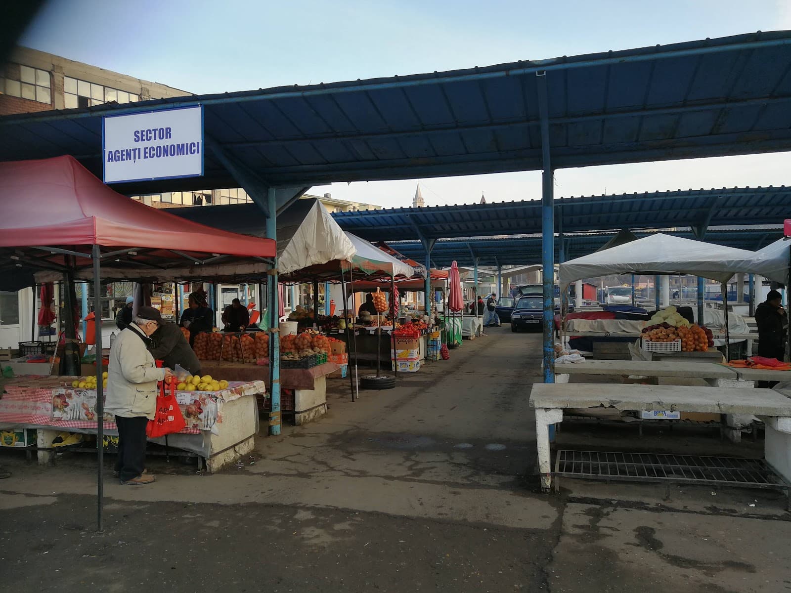 Sighisoara Farmers Market - Image 1