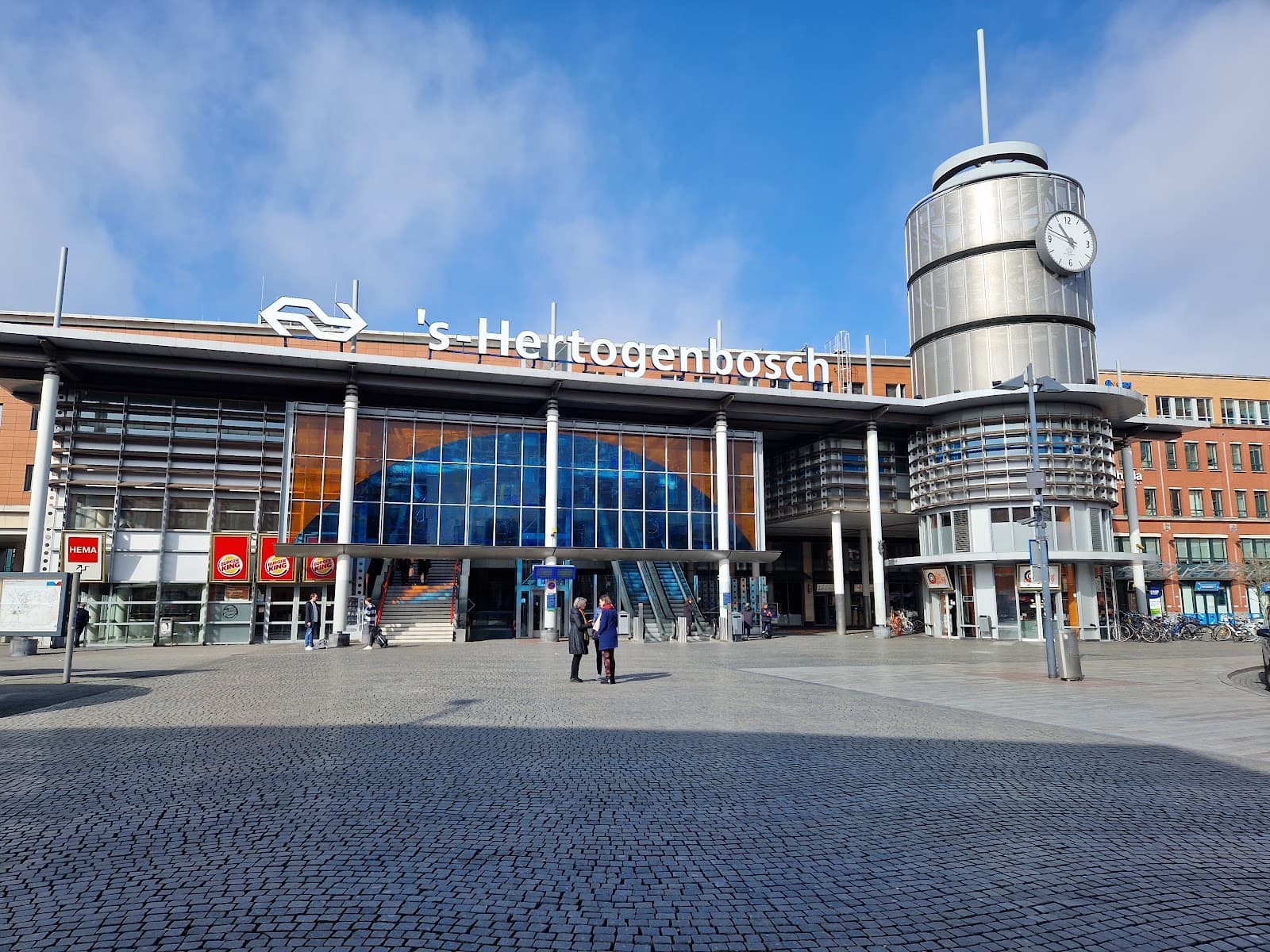 's-Hertogenbosch Central Station - Image 1