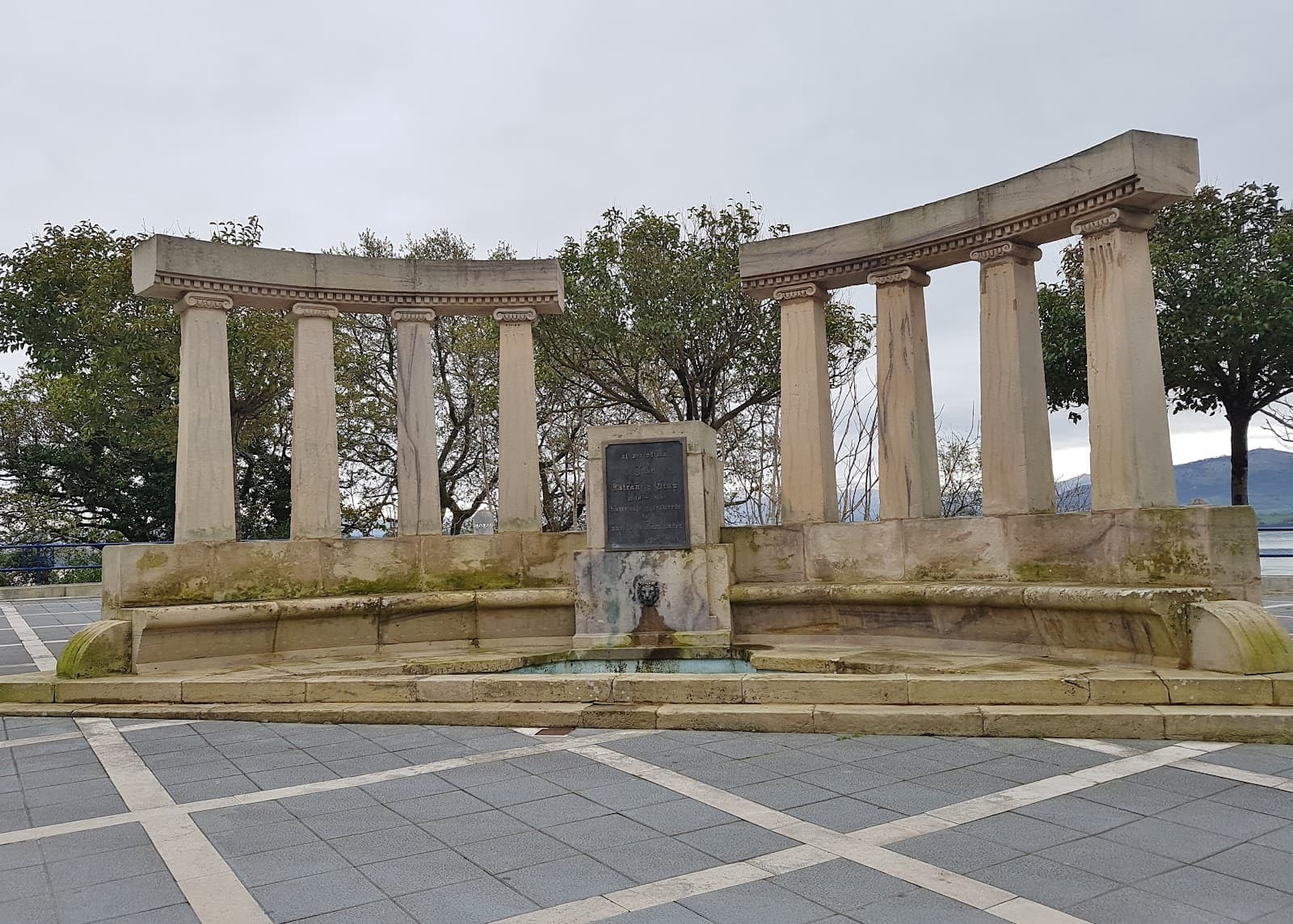 Paseo de la Reina Victoria - Image 1