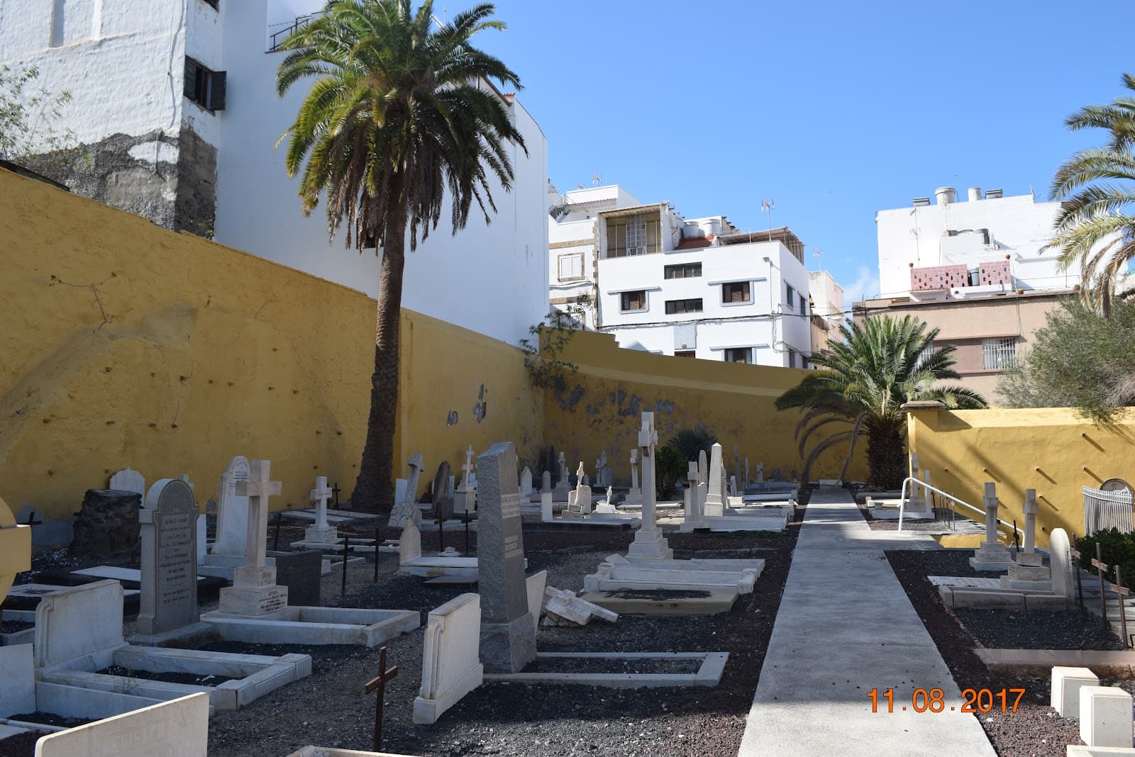 British Cemetery Cementerio Inglés - Image 1