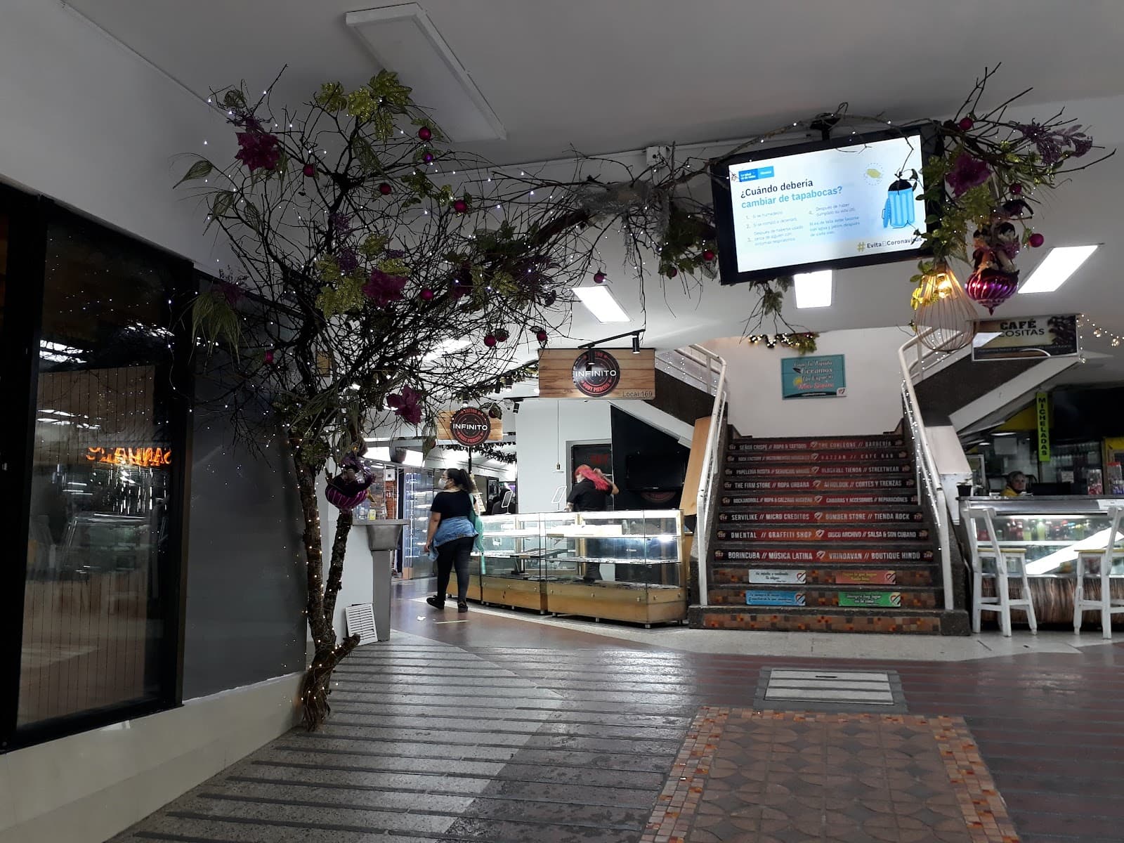 Paseo La Playa - Image 1