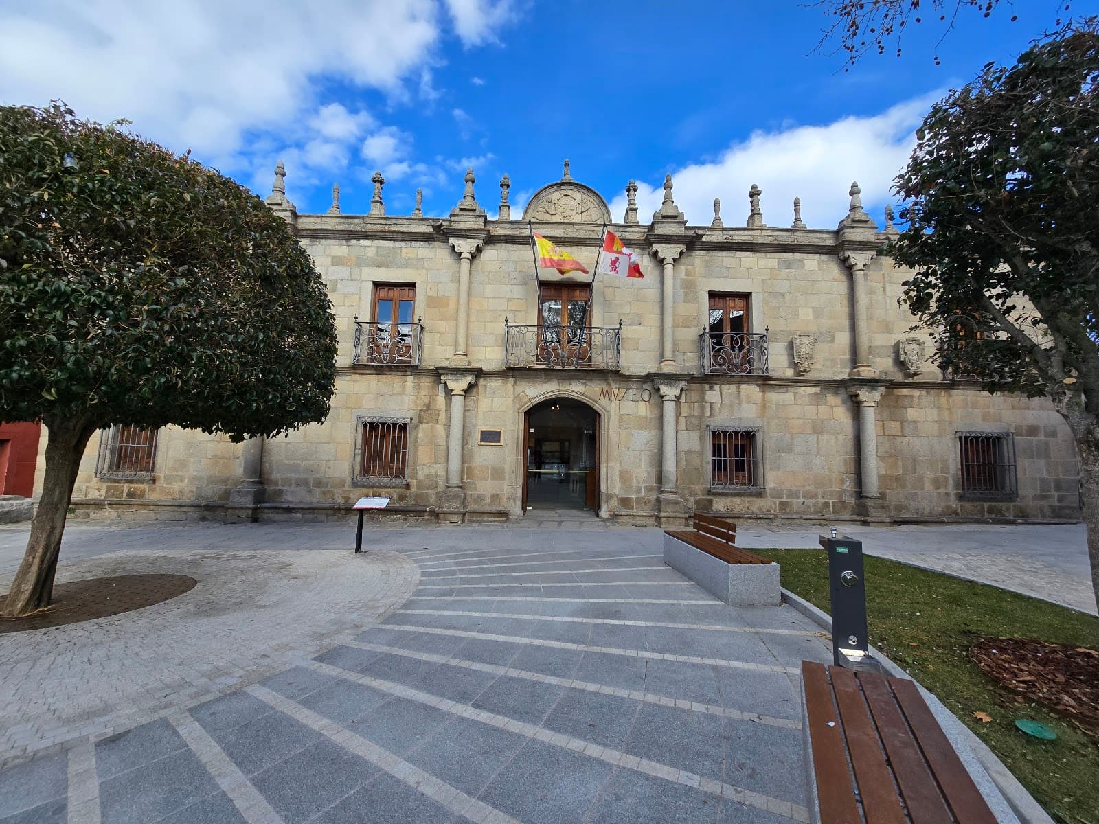 Museo de Ávila Palacio de los Deanes - Image 1