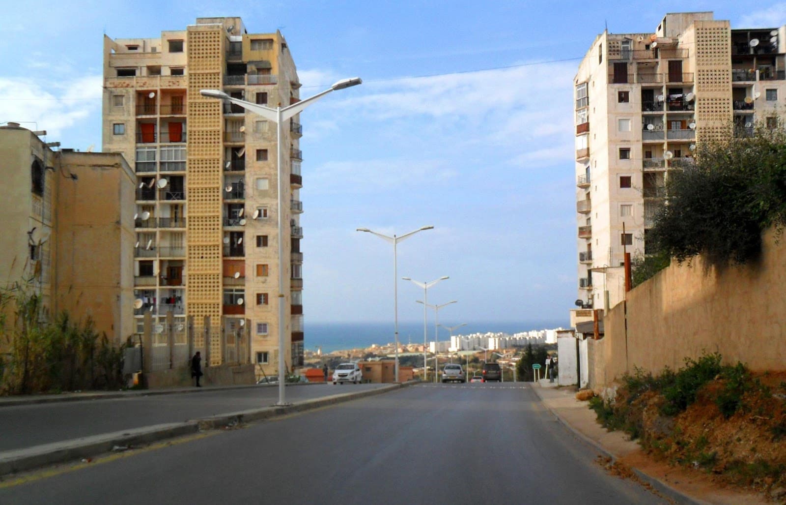 Cheraga neighborhood - Image 1