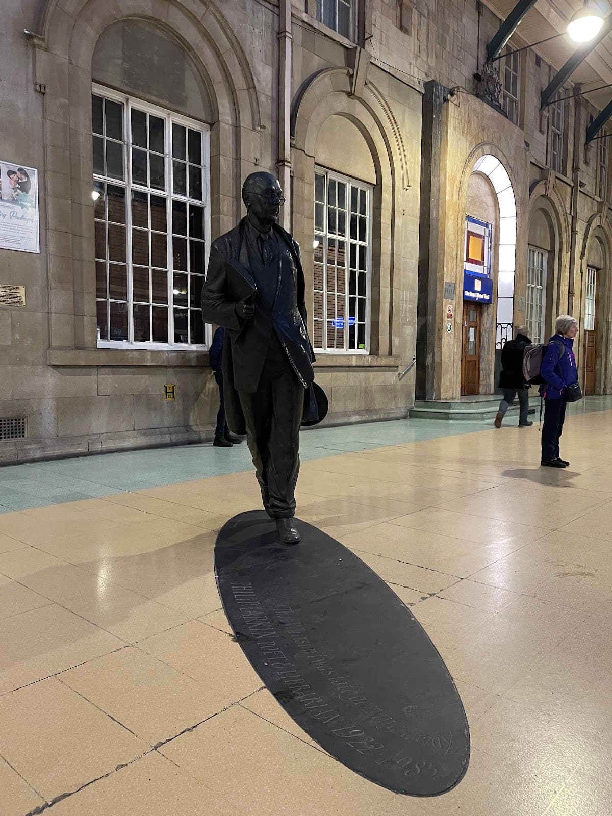 Philip Larkin Statue - Image 1