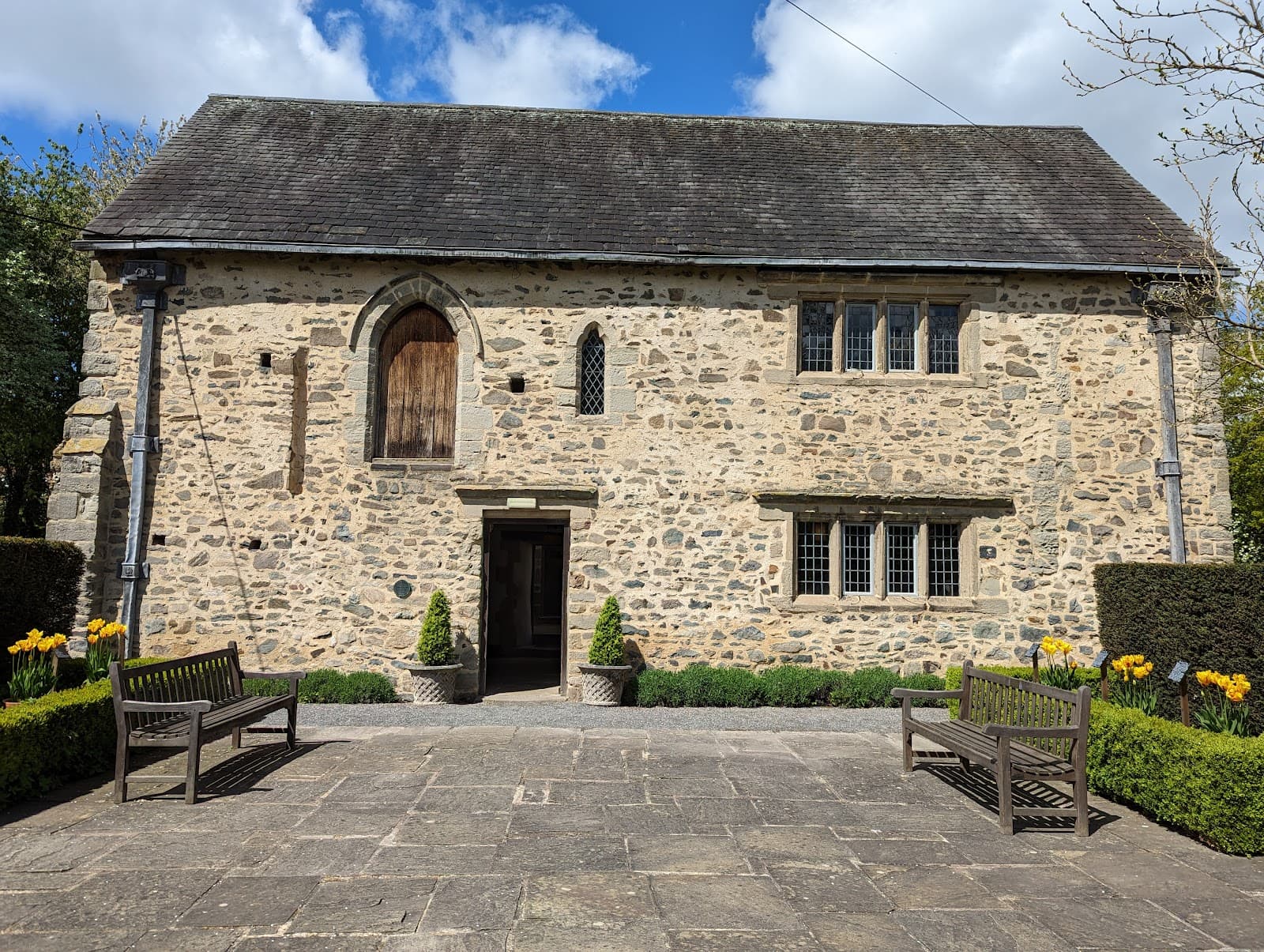 Donington le Heath 1620s House & Garden - Image 1