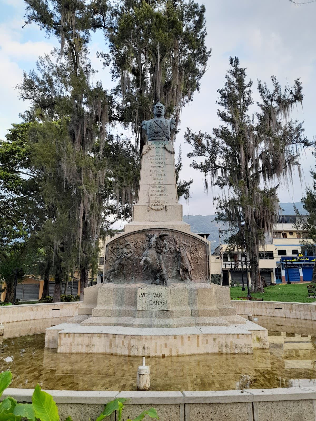 Plaza Glorias Patrias - Image 1
