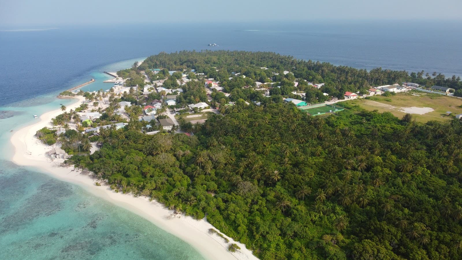 Feridhoo Island - Image 1