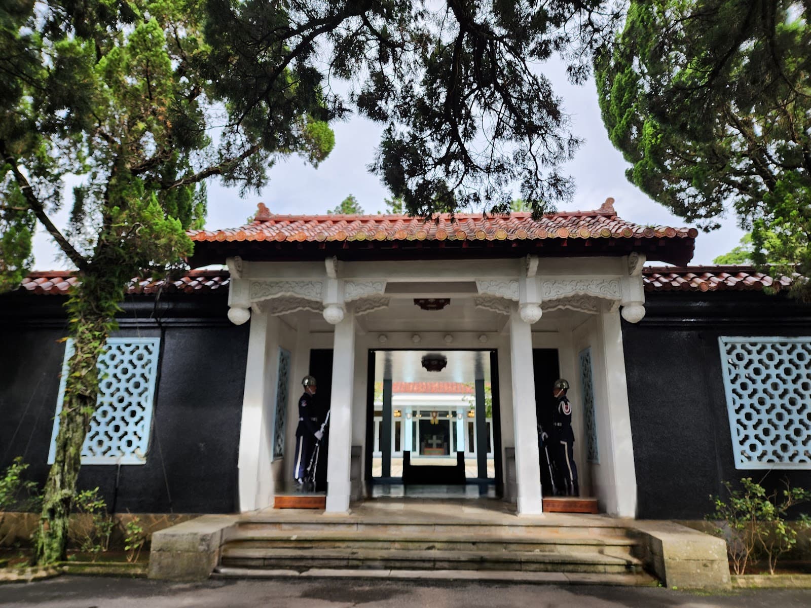 Touliao Mausoleum - Image 1