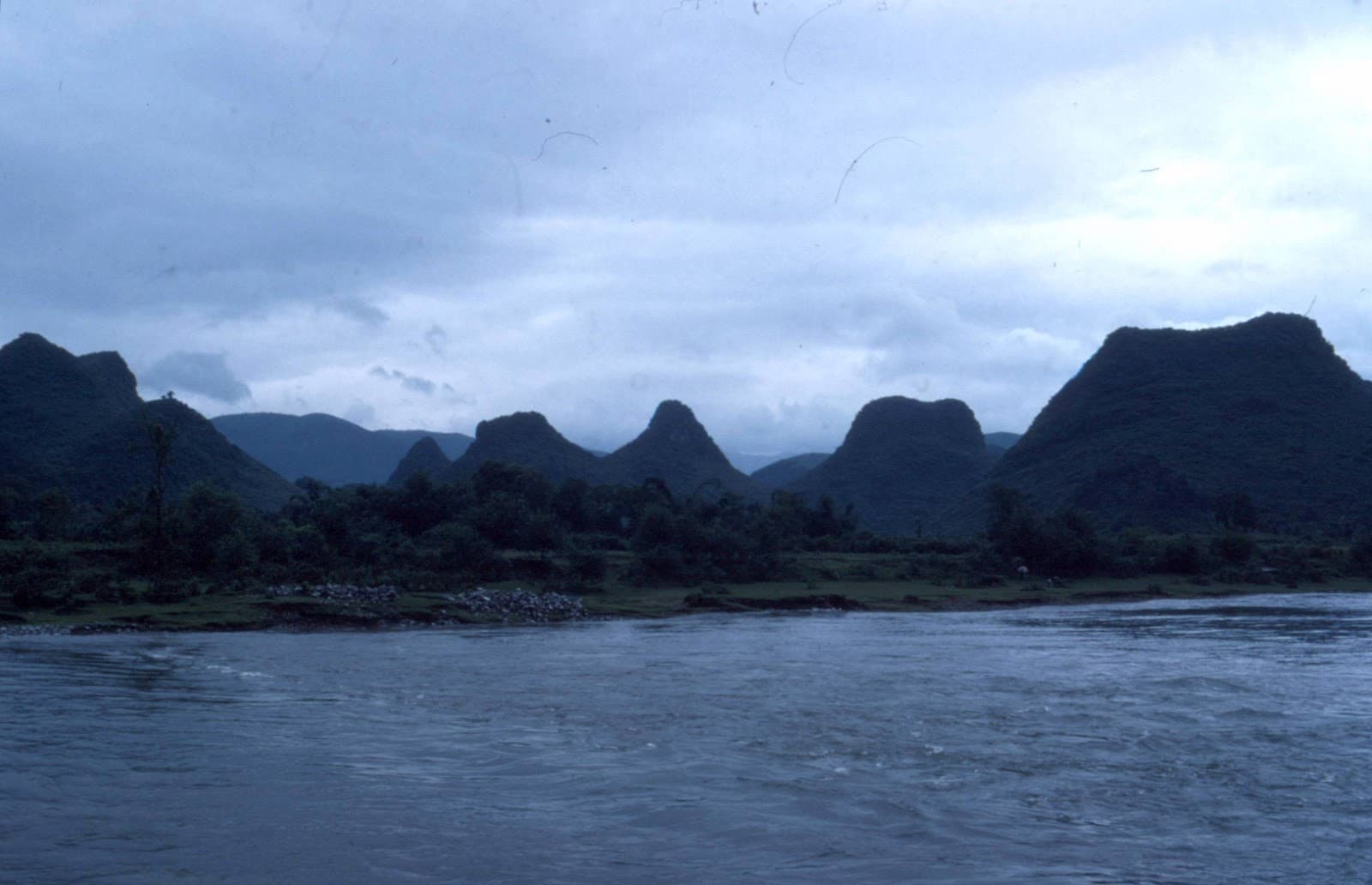 Li River Bamboo Rafting Yangdi Xingping - Image 1