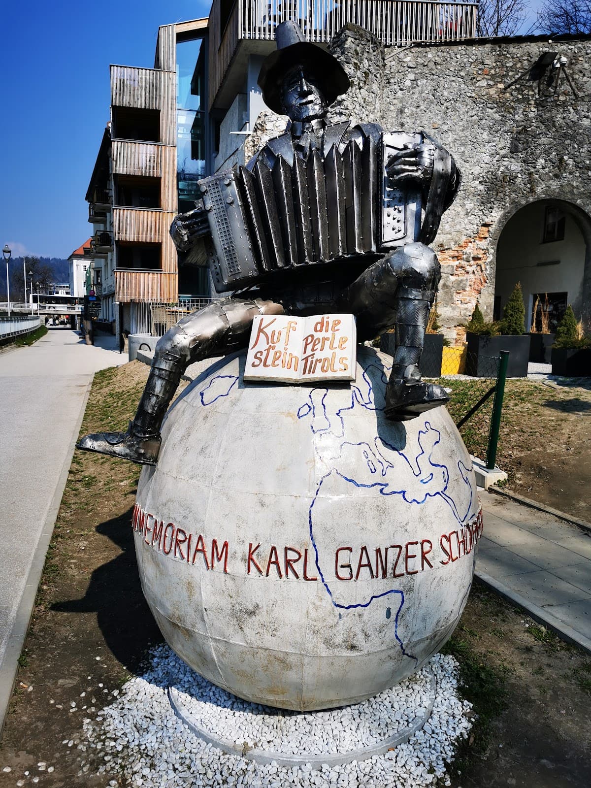 Inn Promenade - Image 1