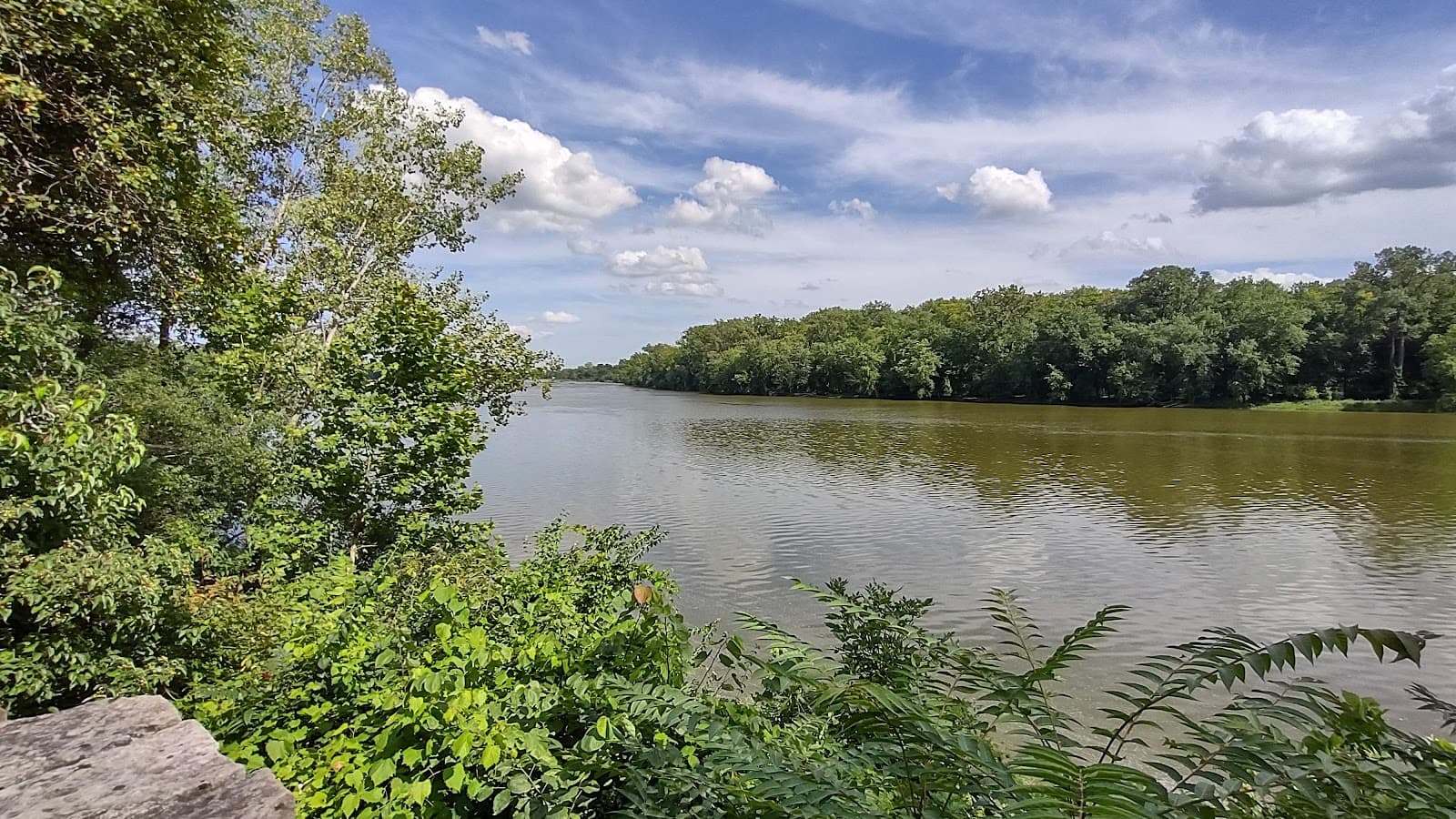 Bend View Metropark - Image 1