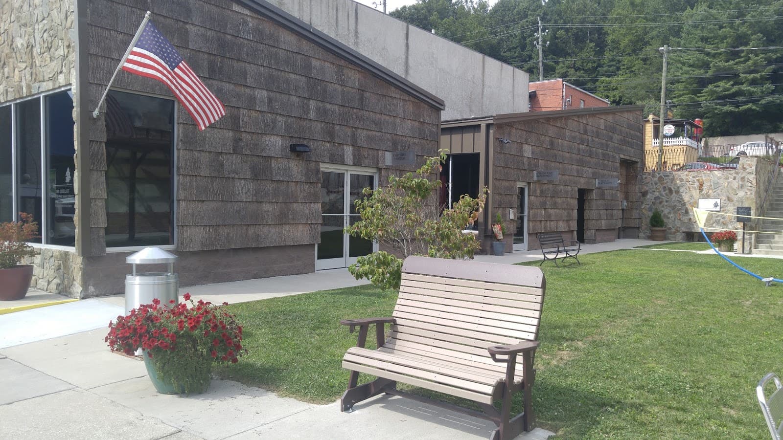 Upper Street (historic downtown) - Image 1