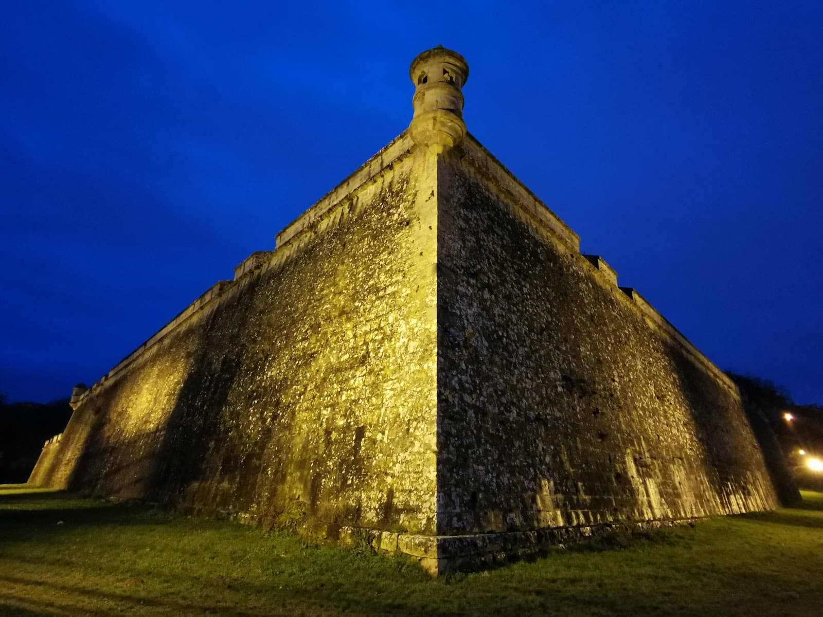 Pamplona City Walls - Image 1