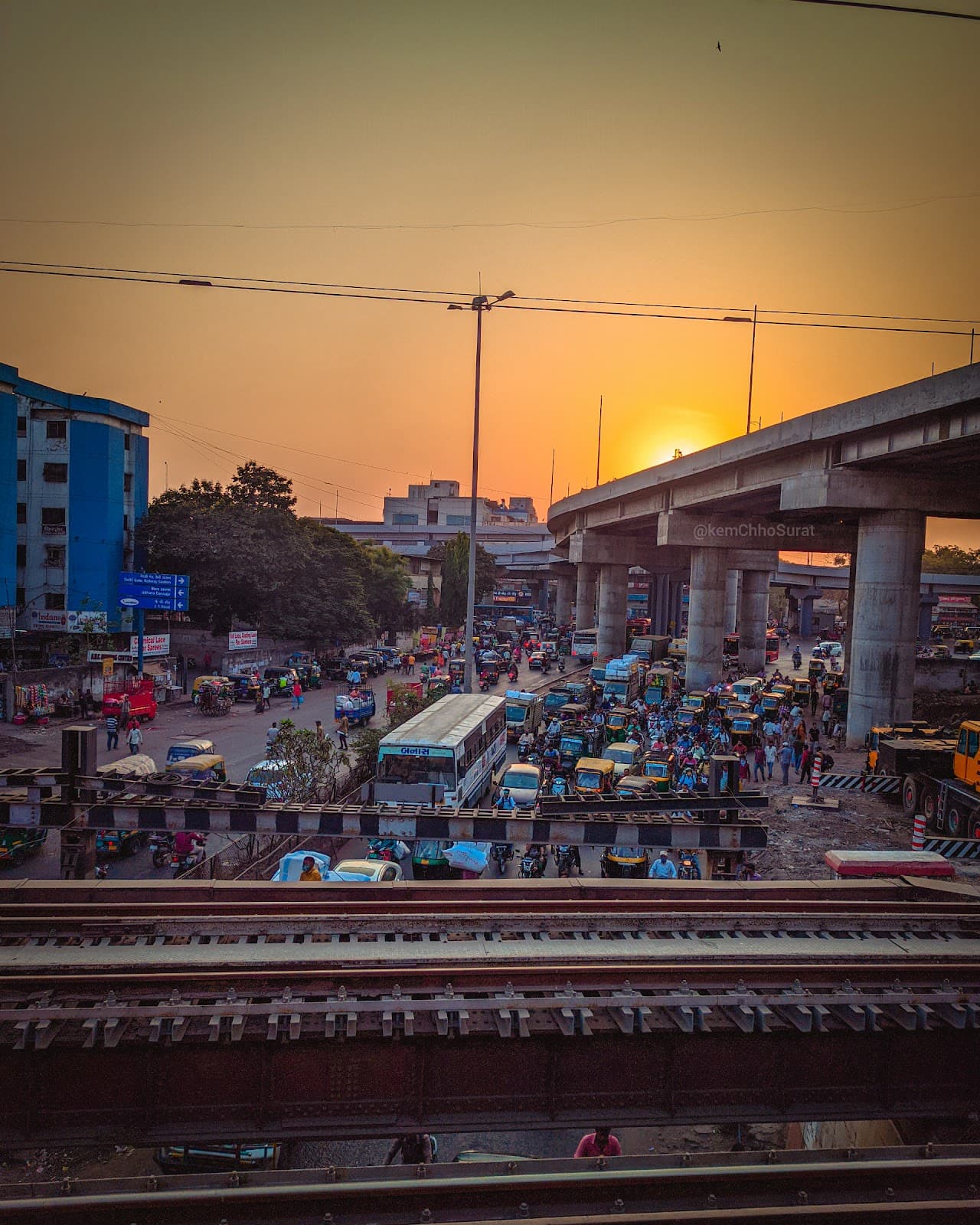 Sahara Darwaja Textile Market - Image 1