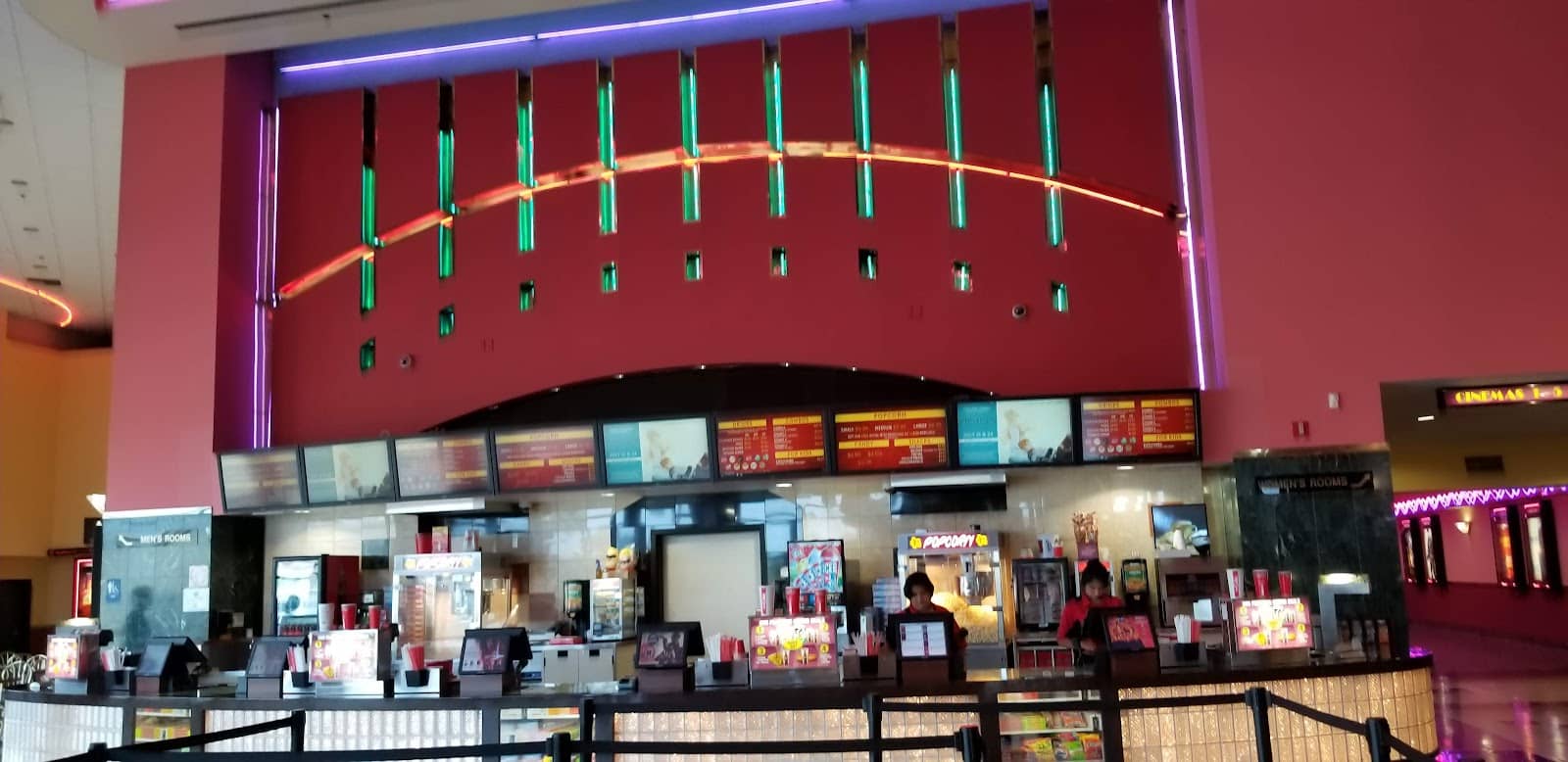 Nightlife & Socializing