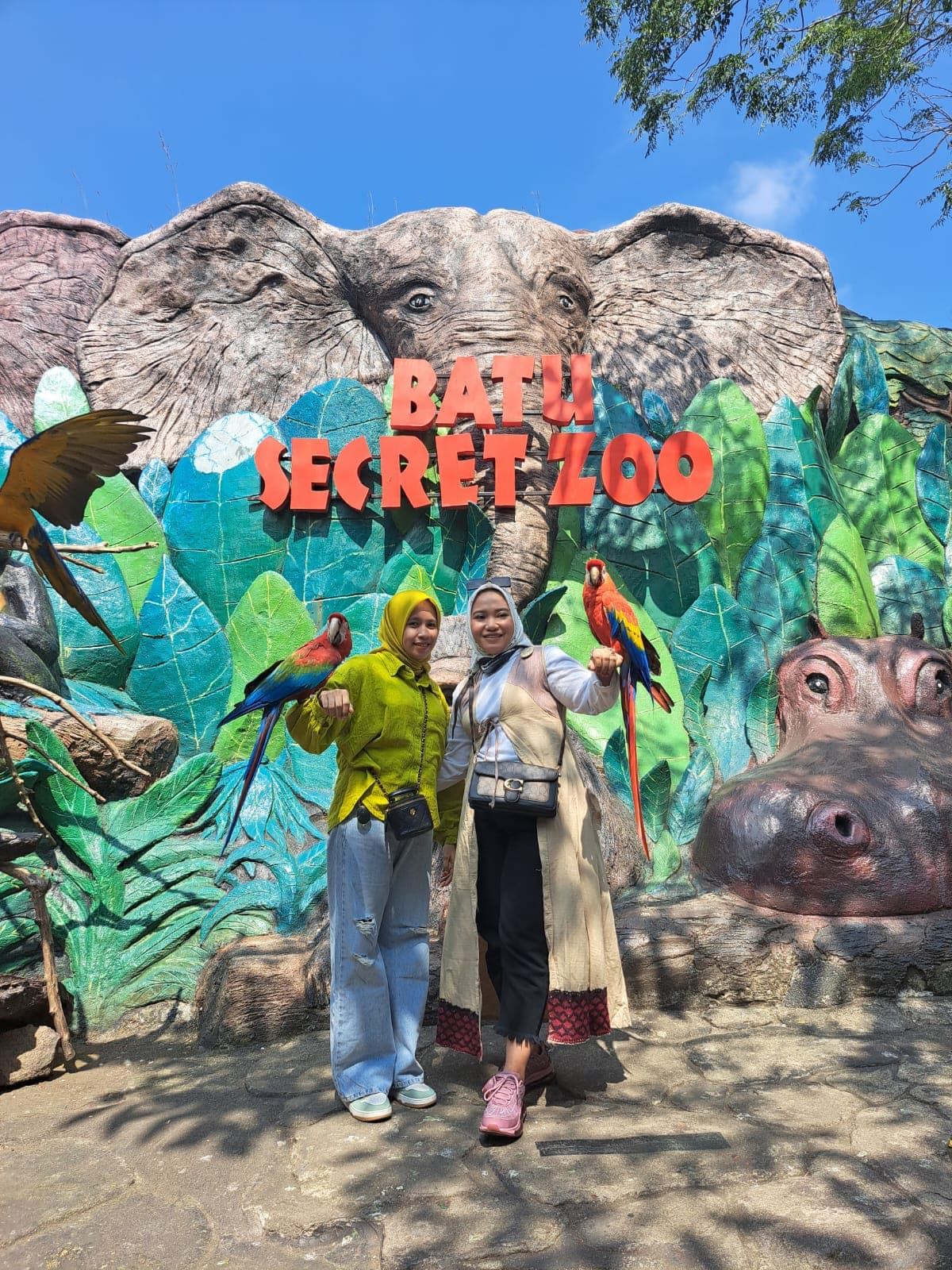 Batu Secret Zoo - Image 1