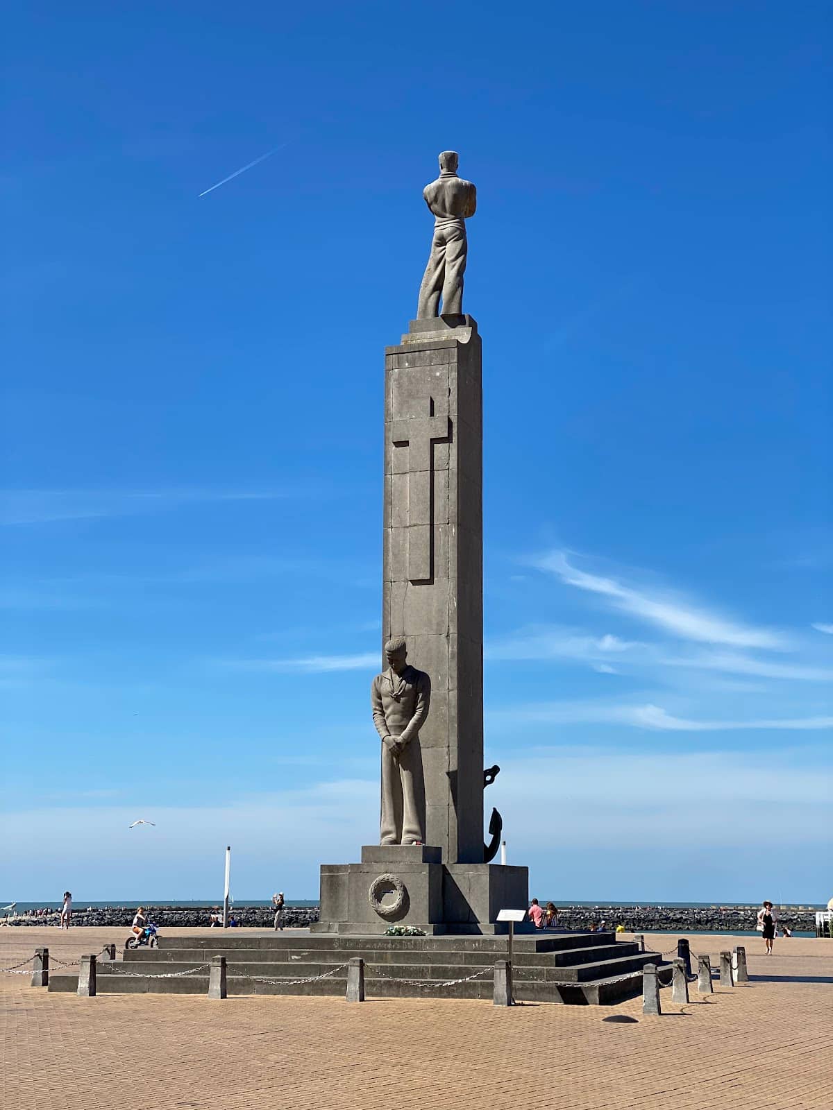 Expansive Beach Access